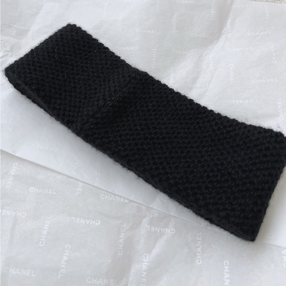 Auth Chanel CC Logo Black Knit Cashmere Headband - Picture 5 of 9